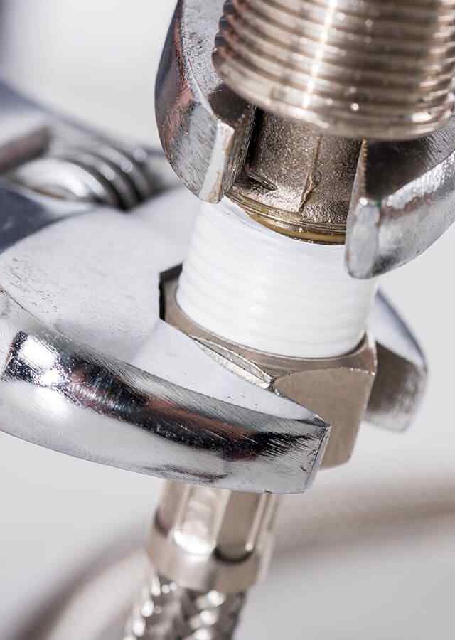 https://www.holtplumbing.ca/wp-content/uploads/2018/10/inner_service_04-640x900.jpg